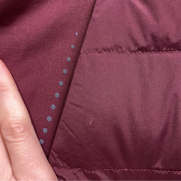 Lululemon Size 18 Down For It All Vest
Cassis - Picture 14 of 15